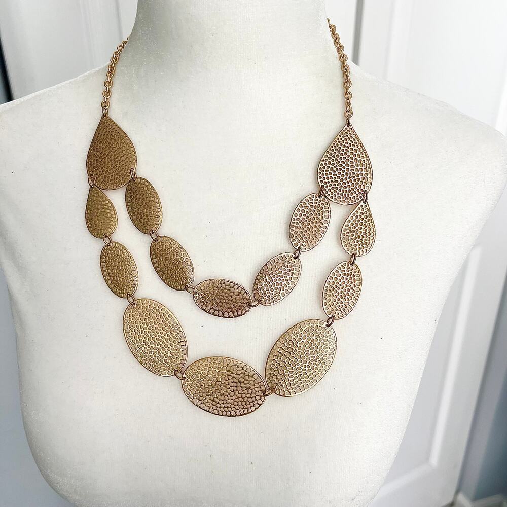Double stranded chic laser cut gold tone bib teardrop statement necklace